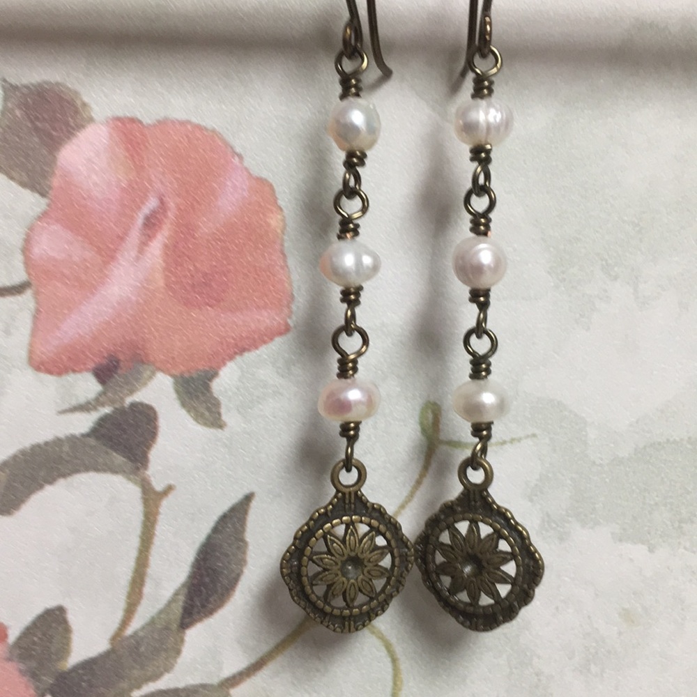 NEW Vintage look freshwater pearls long earrings - Picture 8 of 8